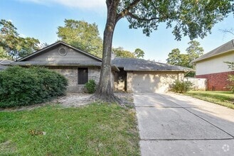 Building Photo - 4018 Bassingham Dr