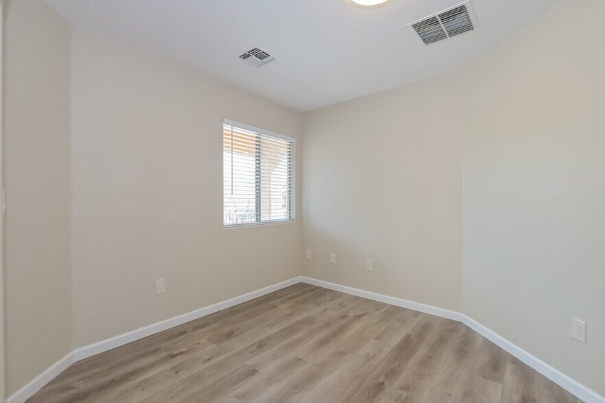 Building Photo - 2399 E Calle Arroyo Lindo