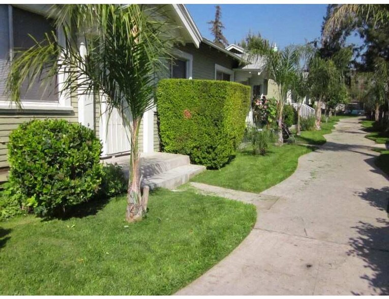 Primary Photo - 2107 N Raymond Ave