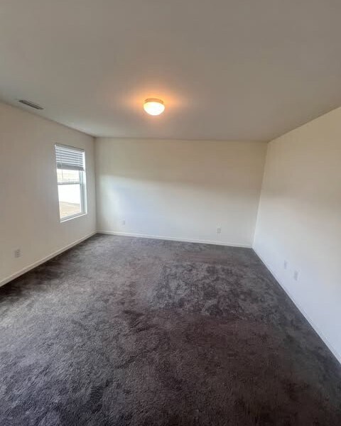 Building Photo - 330 Amberly Cir