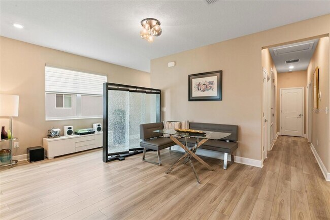 Building Photo - 9368 Sandy Bluffs Circle