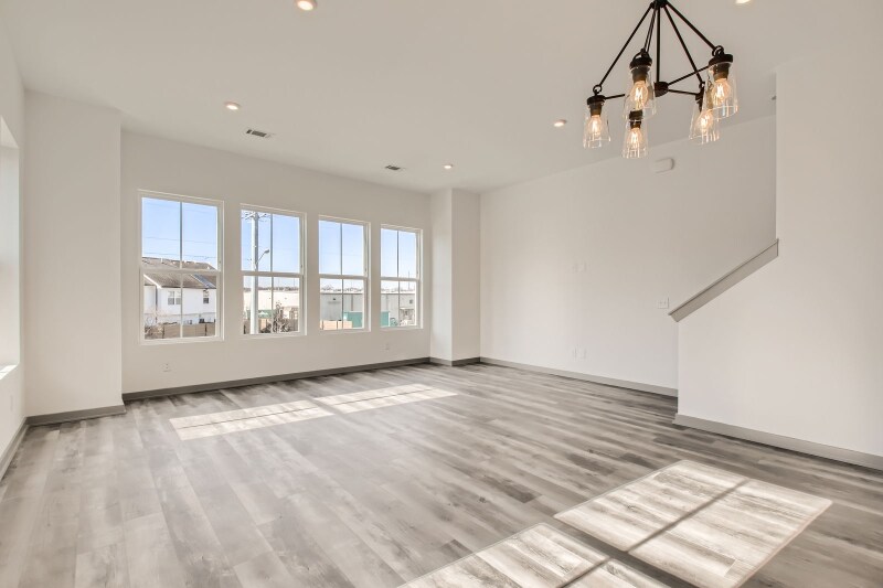 Building Photo - 5714 California Ave