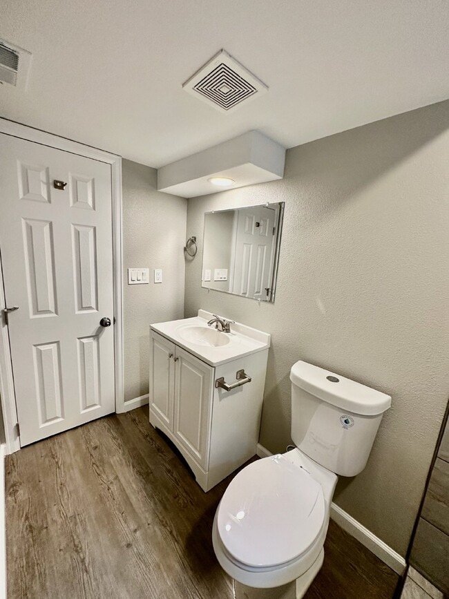 Building Photo - Charming 2-Bedroom Basement Unit with Private Yard – Flat-Rate Utilities!