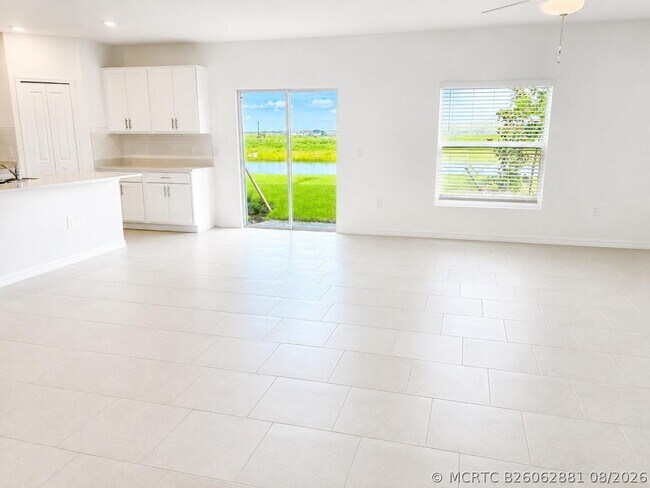 Building Photo - 16024 Palos Verdes St