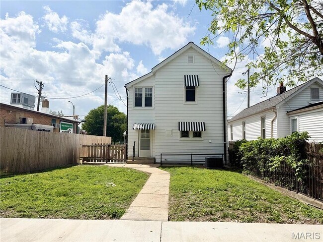 Building Photo - 1928 Macklind Ave