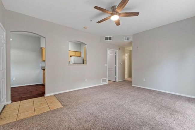 Building Photo - Fabulous Downstairs Condo at Silver Creek!