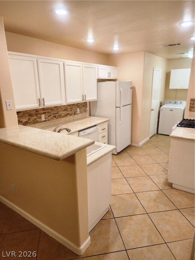 Building Photo - 8129 Autumn Star Ave