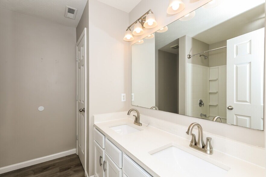 Building Photo - 4557 Walcott Dr