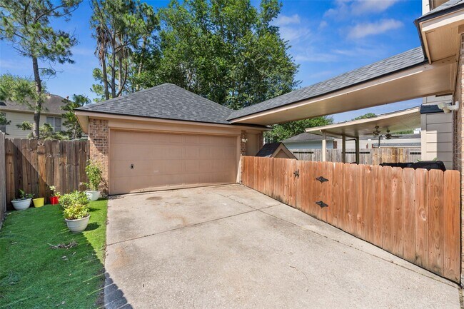 Building Photo - 2112 Shadow Bay Cir