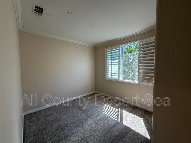 Building Photo - 16621 Maywood Ln