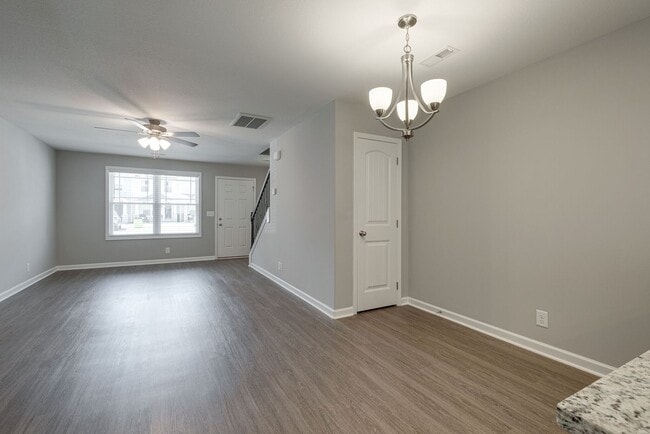 Building Photo - 225 Woodland Vly Ln