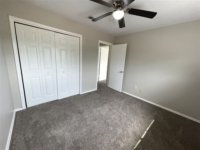 Building Photo - Updated Townhome for lease | 10009 Smither...