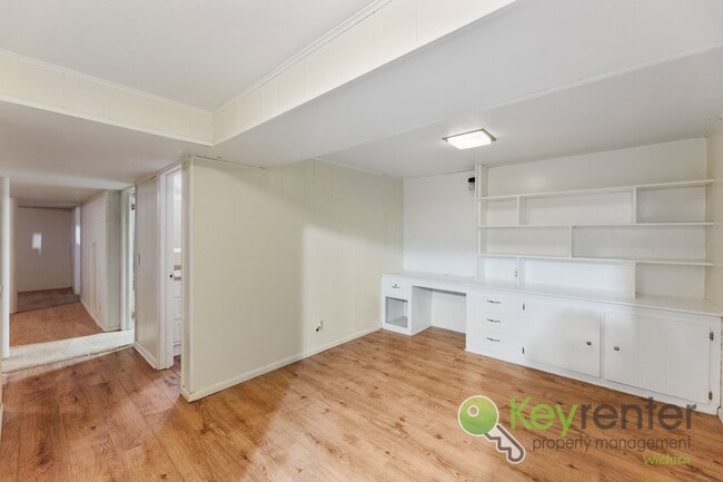 Building Photo - Inviting 3-Bedroom Home with Updated Kitchen & Fenced Backyard – Derby, KS