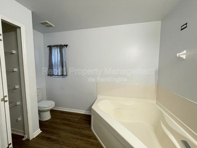 Building Photo - 11495 Forest Mere Dr