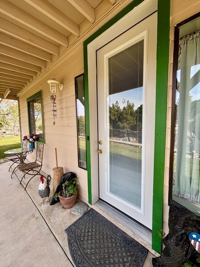 Building Photo - 4-BEDROOM 3-Bathroom FURNISHED Peaceful Country Living