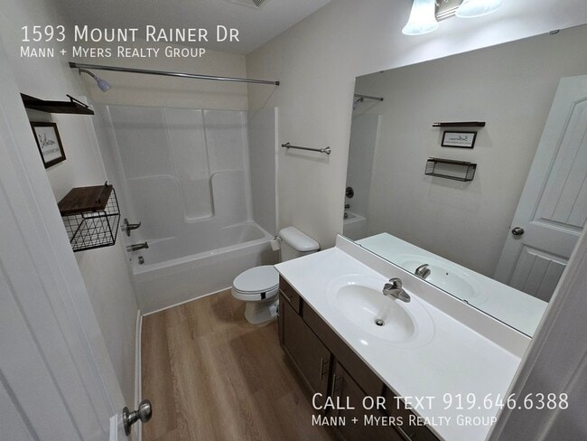 Building Photo - 1593 Mount Rainer Dr