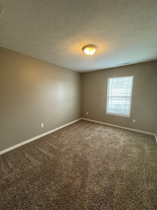 Building Photo - 3976 Abraham Ct