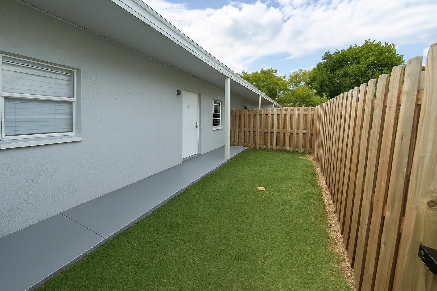 Building Photo - 1600 Center St