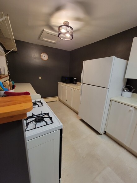 Kitchen - 185 Main St