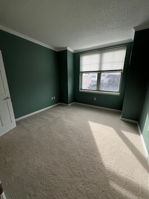 bedroom - 300 Mamaroneck Ave