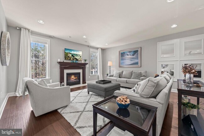 Building Photo - 23303 Mount Middleton Square