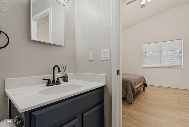 Building Photo - 11853 Auburn Sands Dr