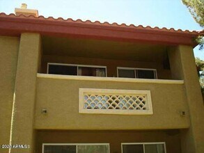 Building Photo - 2929 W Yorkshire Dr