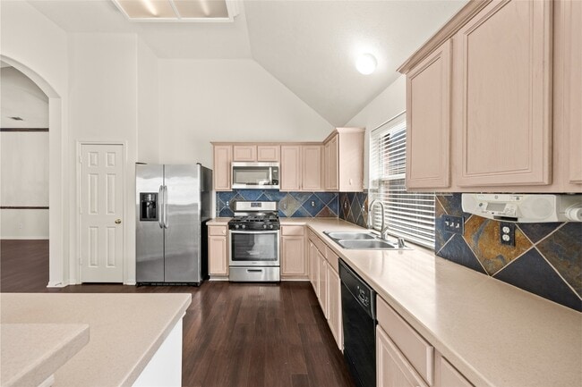 Building Photo - 4823 Lake Daniel Ct