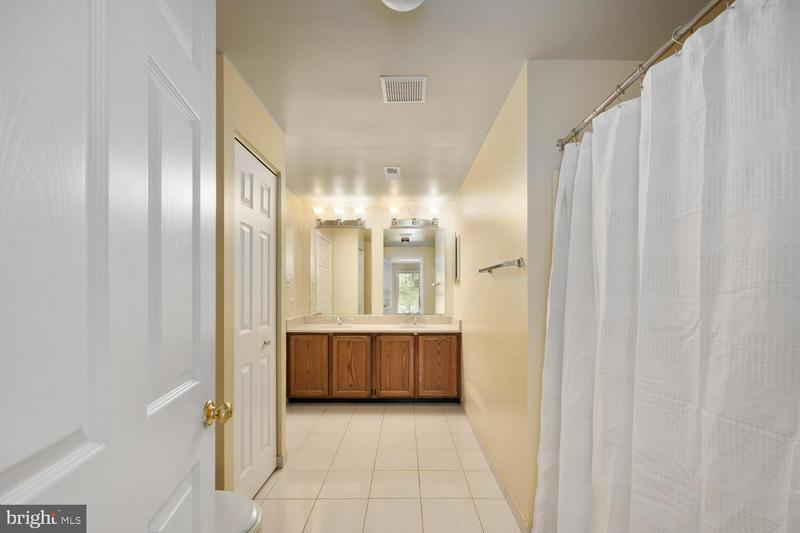 Building Photo - 2725 Oldewood Dr
