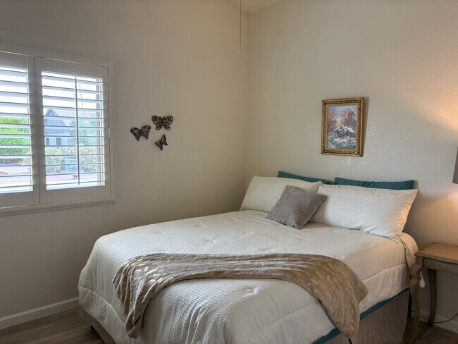 Building Photo - Lovely updated 3 bed 2 bath home in Leisure World a 45+ Active Adul Resort Community. Available J...