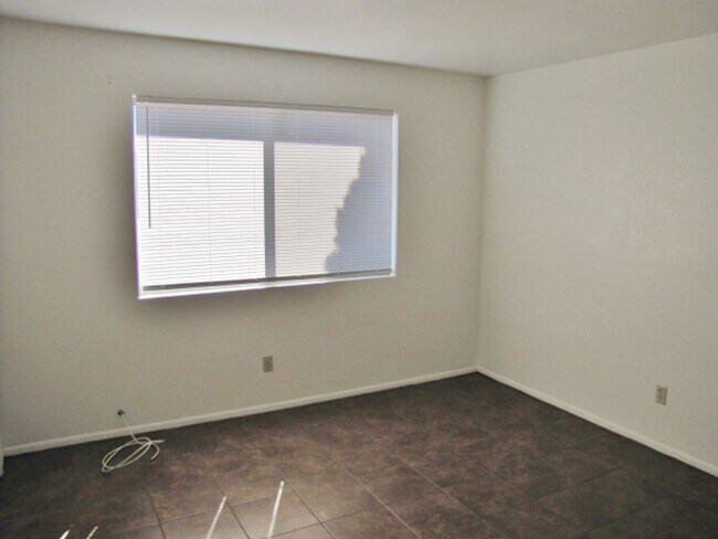 Building Photo - 1191 Paseo San Luis