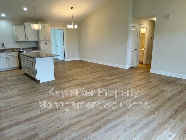 Building Photo - 185 Lindburgh Dr