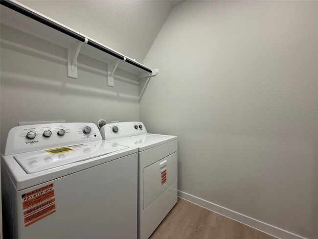 Building Photo - 3914 Flora Fld Dr