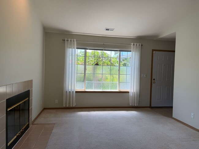 Building Photo - Everett 3 Bedroom Rambler