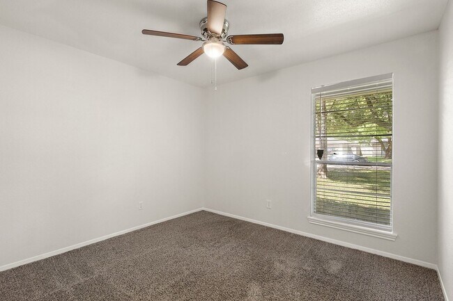 Building Photo - 22307 Red River Dr