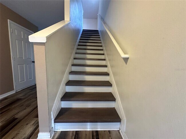 Building Photo - 740 Cresting Oak Cir