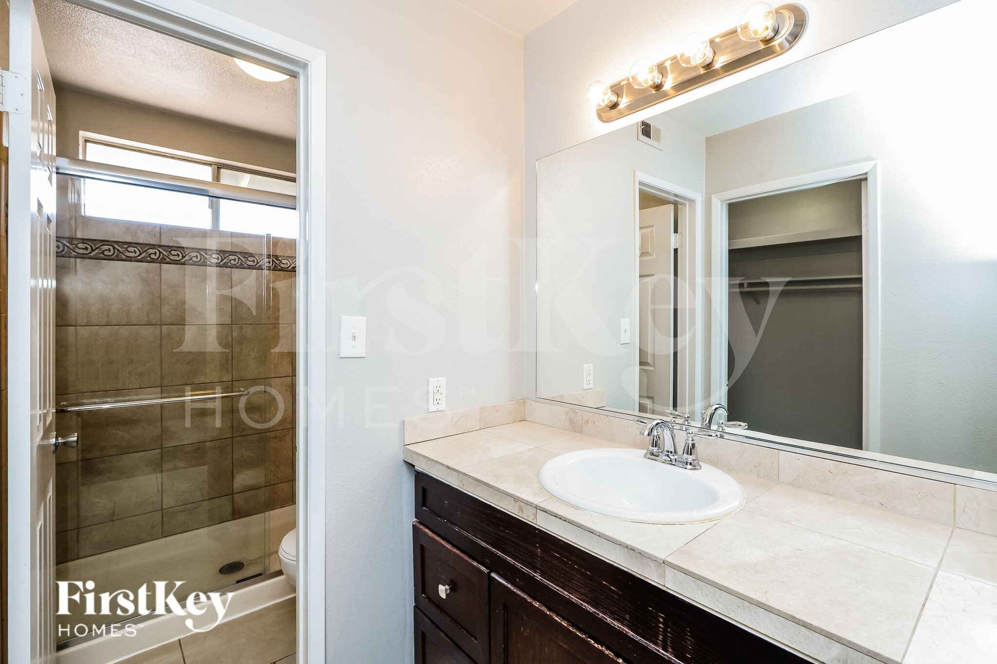 Building Photo - 5642 Clydesdale St