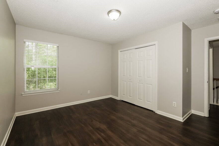 Building Photo - 504 Wyntuck Dr