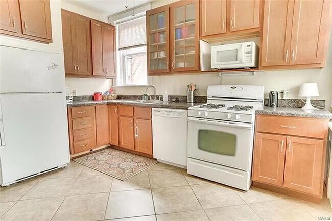 Building Photo - 6927 Garner Ave