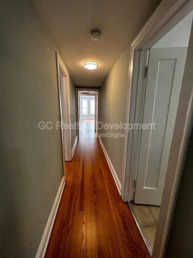 Building Photo - 2144 W Estes Ave