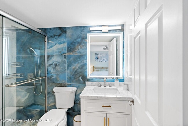 Building Photo - 220 Linden St