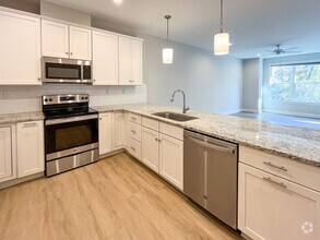 Building Photo - 3bd/3.5ba Townhome in Charlottesville