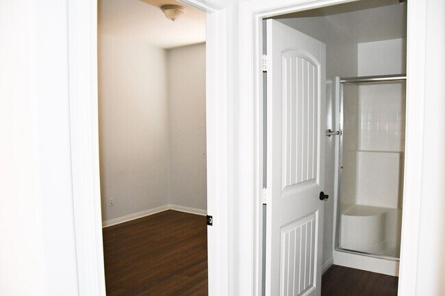 Building Photo - 3225 Donovan Ranch Rd