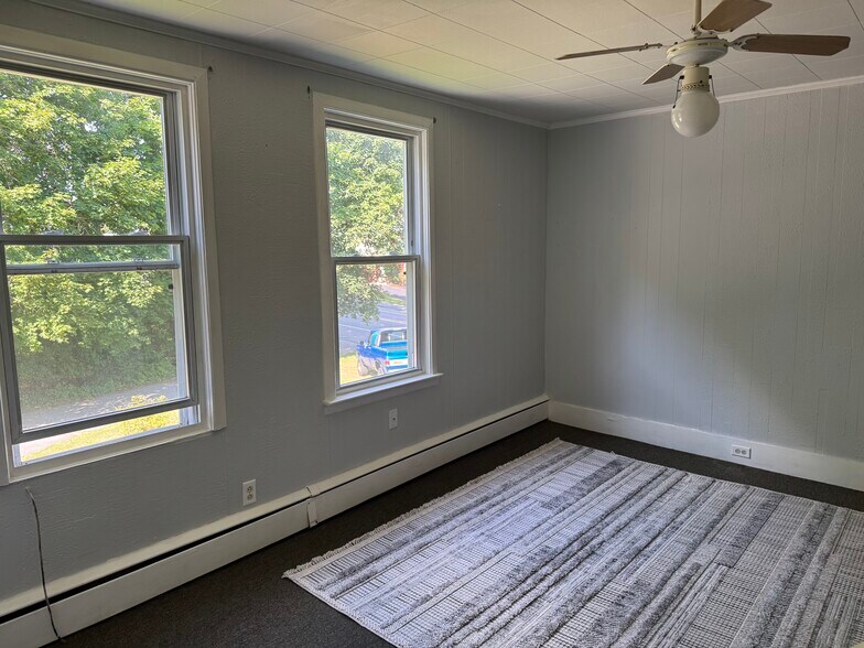 Building Photo - 132 Sewall St
