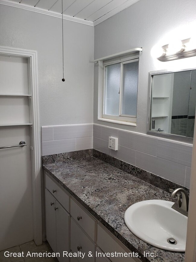 Building Photo - 3 br, 2 bath House - 200 NE 11th Street