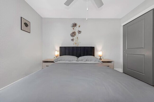 Building Photo - 4311 W Cleveland St