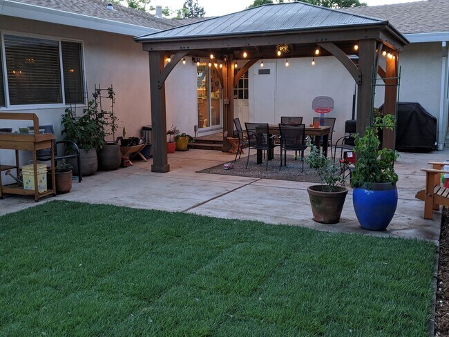 Building Photo - Beautifully remodeled East Davis home available August 5!
