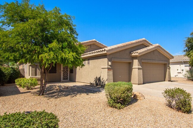 Building Photo - Coming Soon! Spacious Home & Yard with RV ...