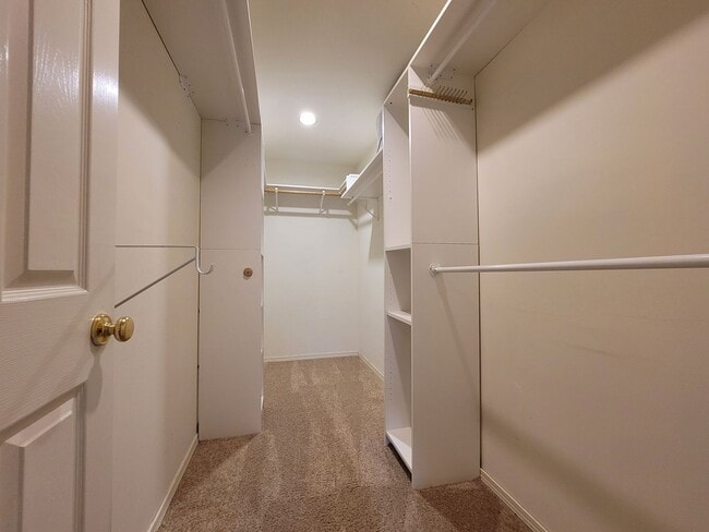 Building Photo - Bright Four-Bedroom Home with Spacious Outdoor Area