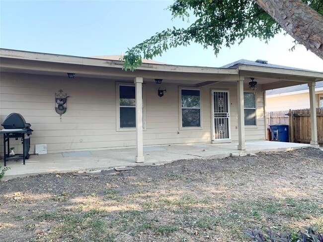 Building Photo - 1424 Anise Dr